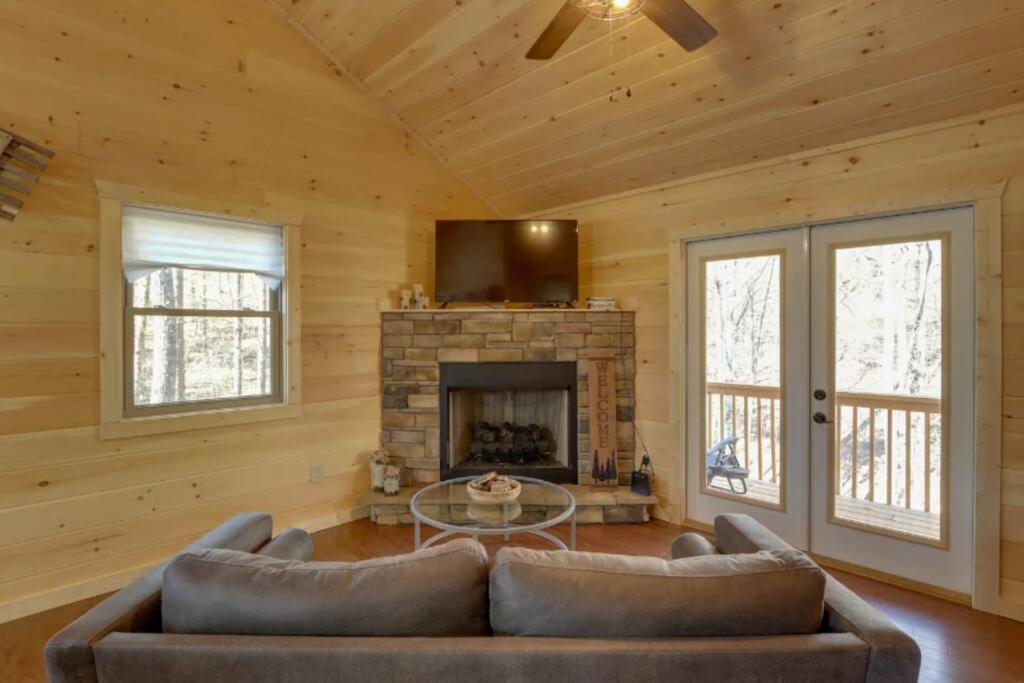 New Serene, Fun & Comfy Cabin- Covered Deck, Grill, Arcade Murphy Eksteriør bilde