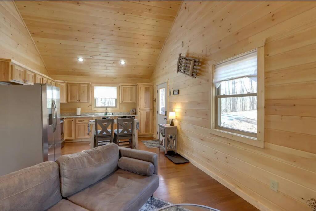 New Serene, Fun & Comfy Cabin- Covered Deck, Grill, Arcade Murphy Eksteriør bilde