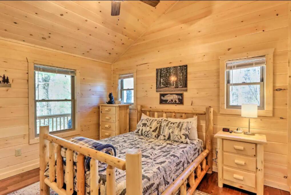 New Serene, Fun & Comfy Cabin- Covered Deck, Grill, Arcade Murphy Eksteriør bilde