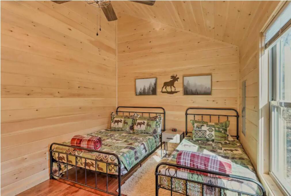 New Serene, Fun & Comfy Cabin- Covered Deck, Grill, Arcade Murphy Eksteriør bilde