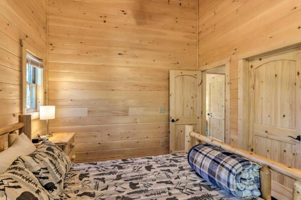 New Serene, Fun & Comfy Cabin- Covered Deck, Grill, Arcade Murphy Eksteriør bilde
