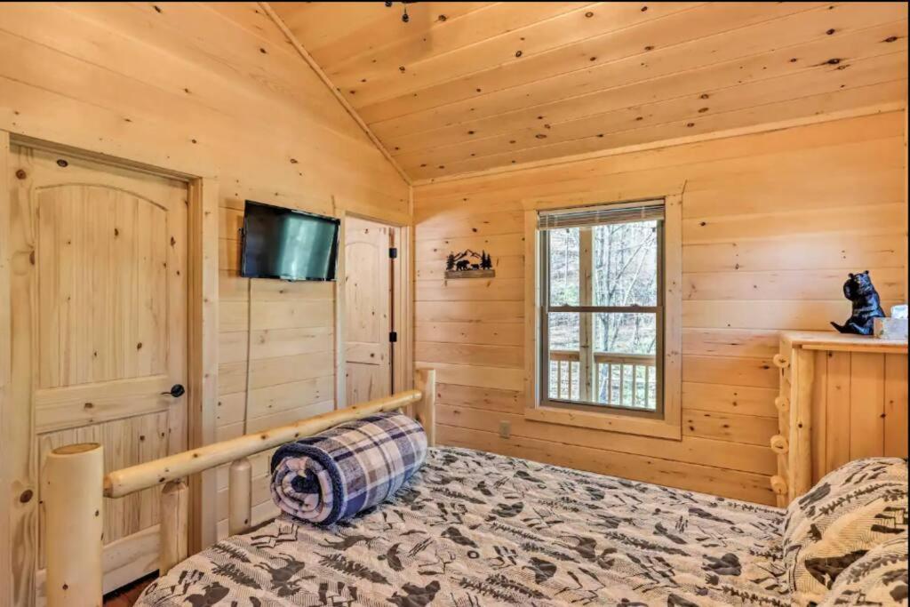 New Serene, Fun & Comfy Cabin- Covered Deck, Grill, Arcade Murphy Eksteriør bilde
