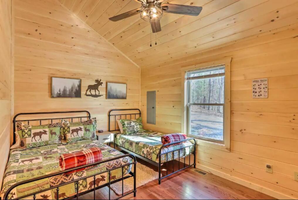 New Serene, Fun & Comfy Cabin- Covered Deck, Grill, Arcade Murphy Eksteriør bilde